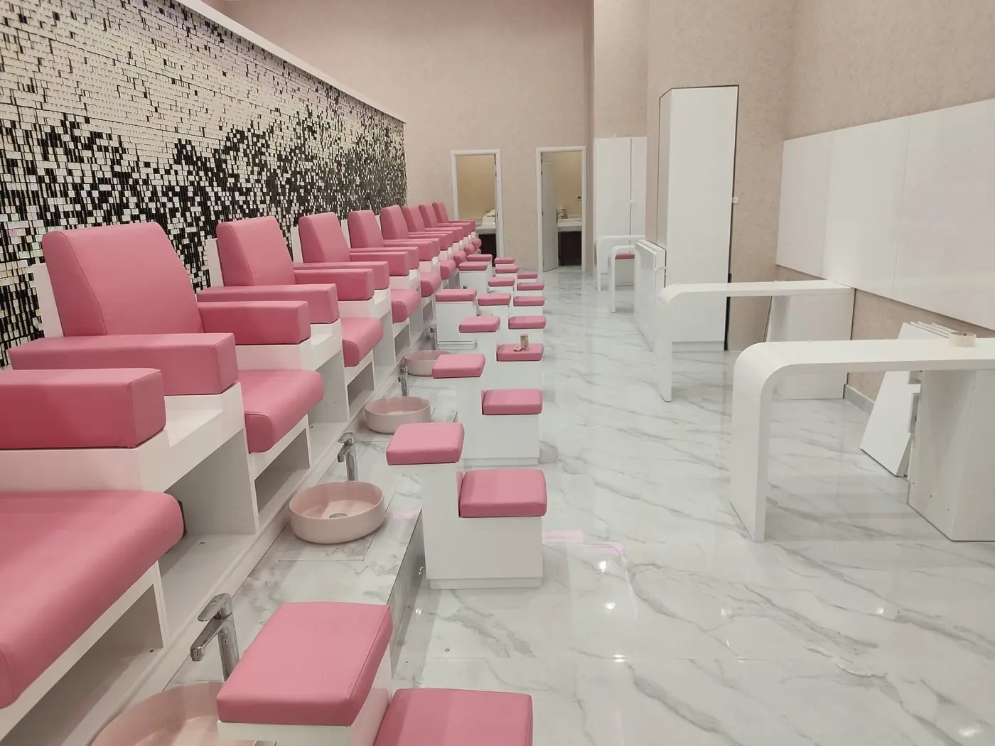 Customized majlis, sofa and bedroom furniture built and upholstered in Al Noor's Sharjah workshop — project 21